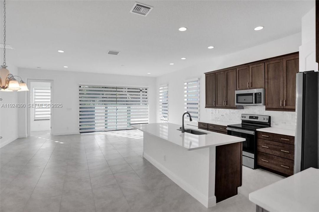 For Rent: $4,500 (4 beds, 2 baths, 1915 Square Feet)