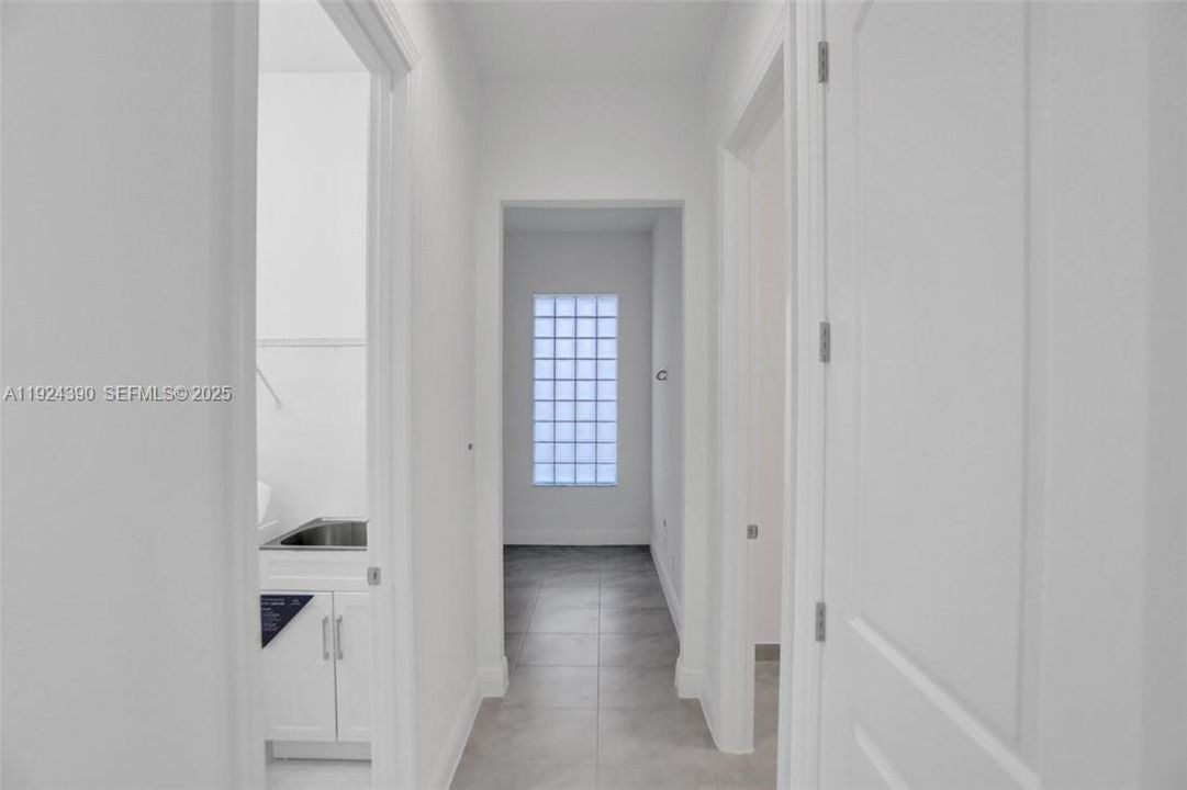 For Rent: $4,500 (4 beds, 2 baths, 1915 Square Feet)