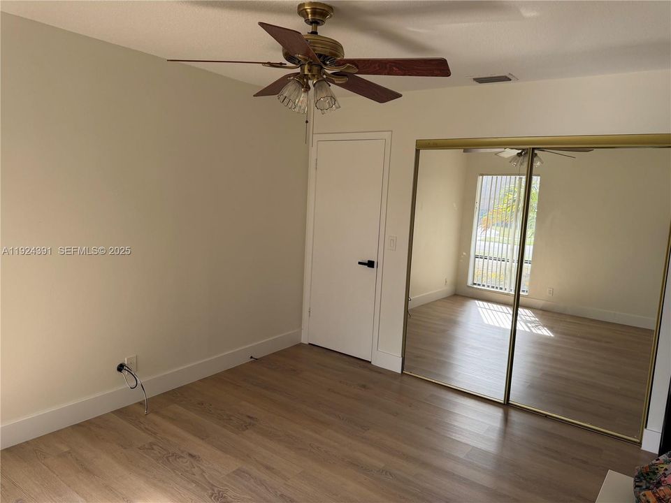 For Rent: $3,500 (3 beds, 2 baths, 1594 Square Feet)