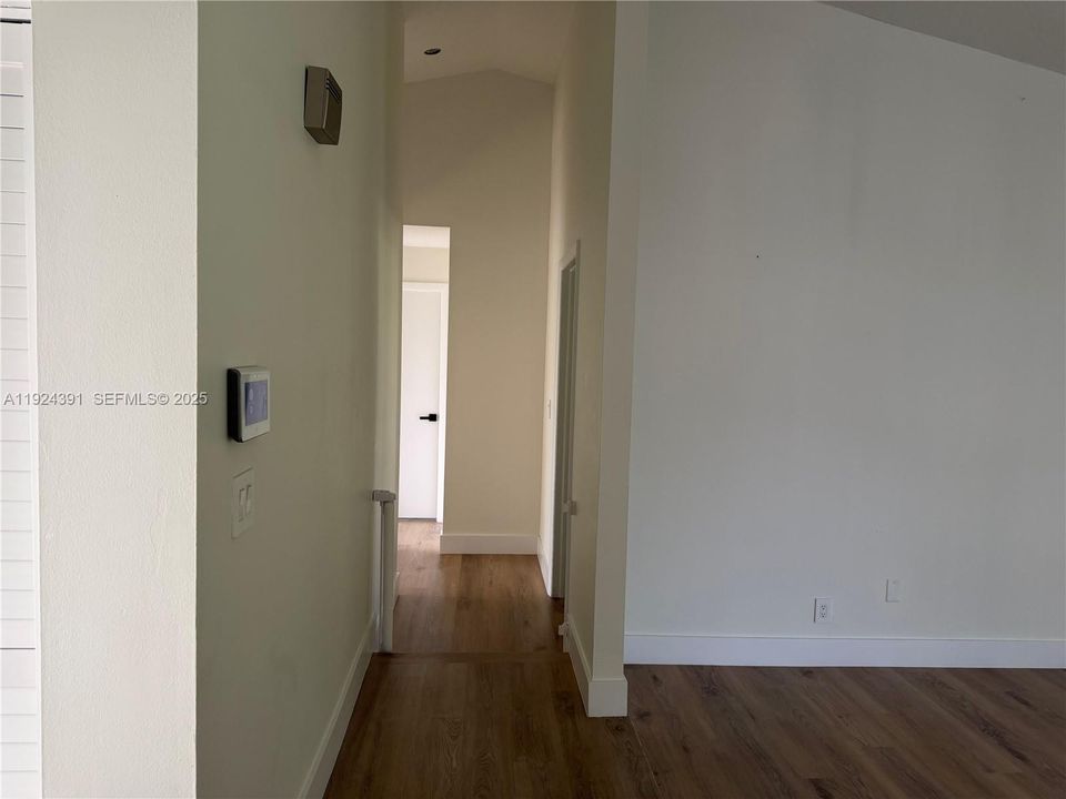 For Rent: $3,500 (3 beds, 2 baths, 1594 Square Feet)