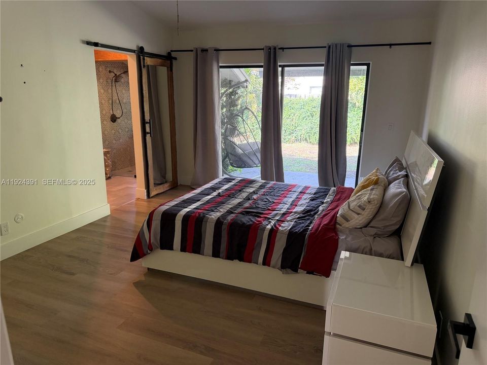 For Rent: $3,500 (3 beds, 2 baths, 1594 Square Feet)