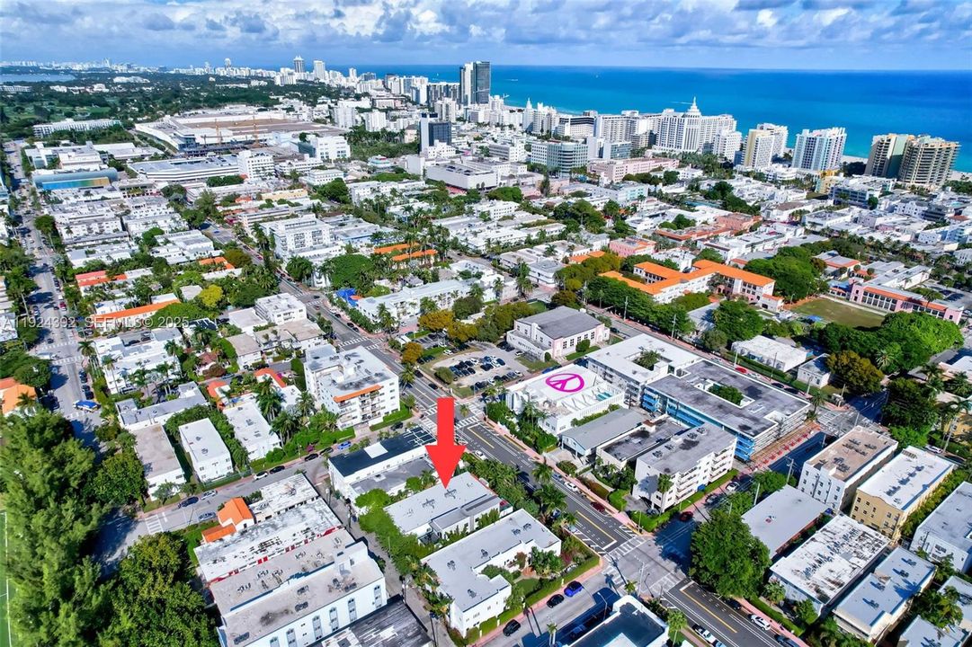 For Sale: $449,000 (2 beds, 2 baths, 820 Square Feet)