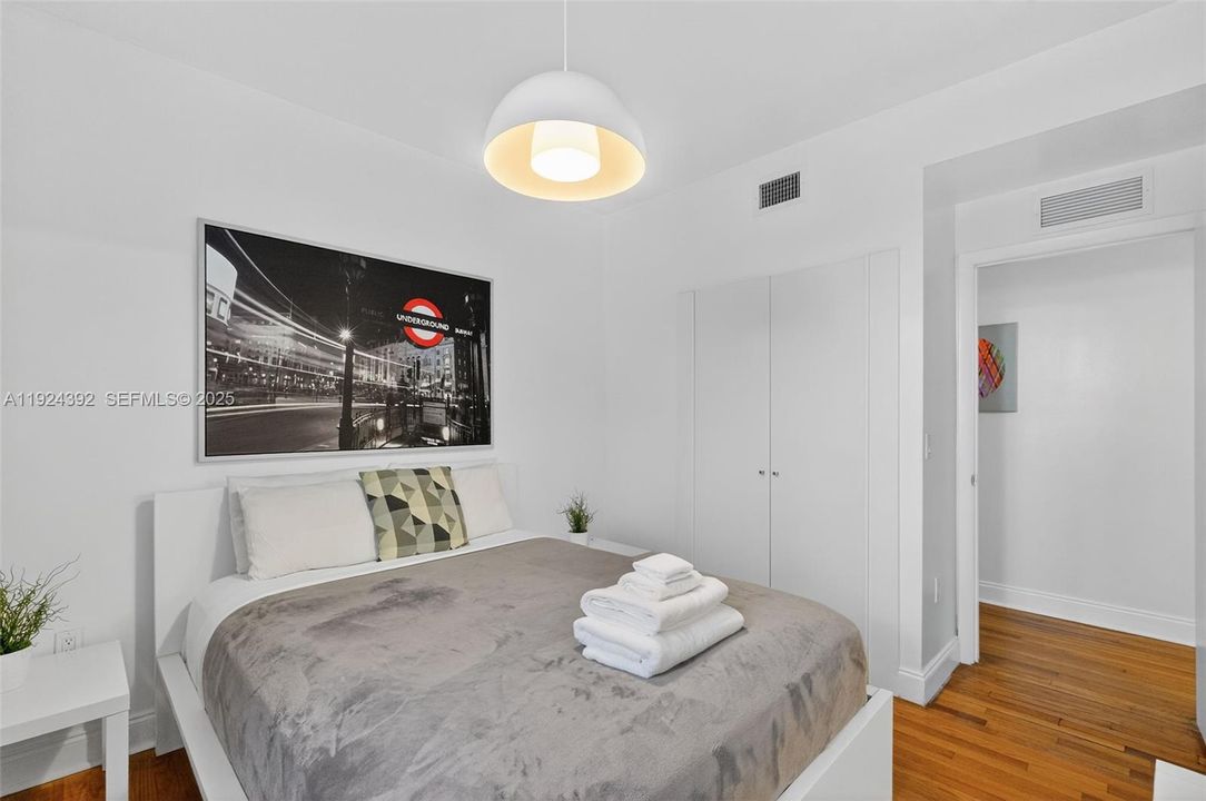 For Sale: $449,000 (2 beds, 2 baths, 820 Square Feet)