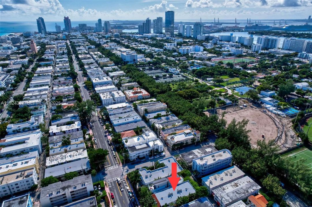 For Sale: $449,000 (2 beds, 2 baths, 820 Square Feet)