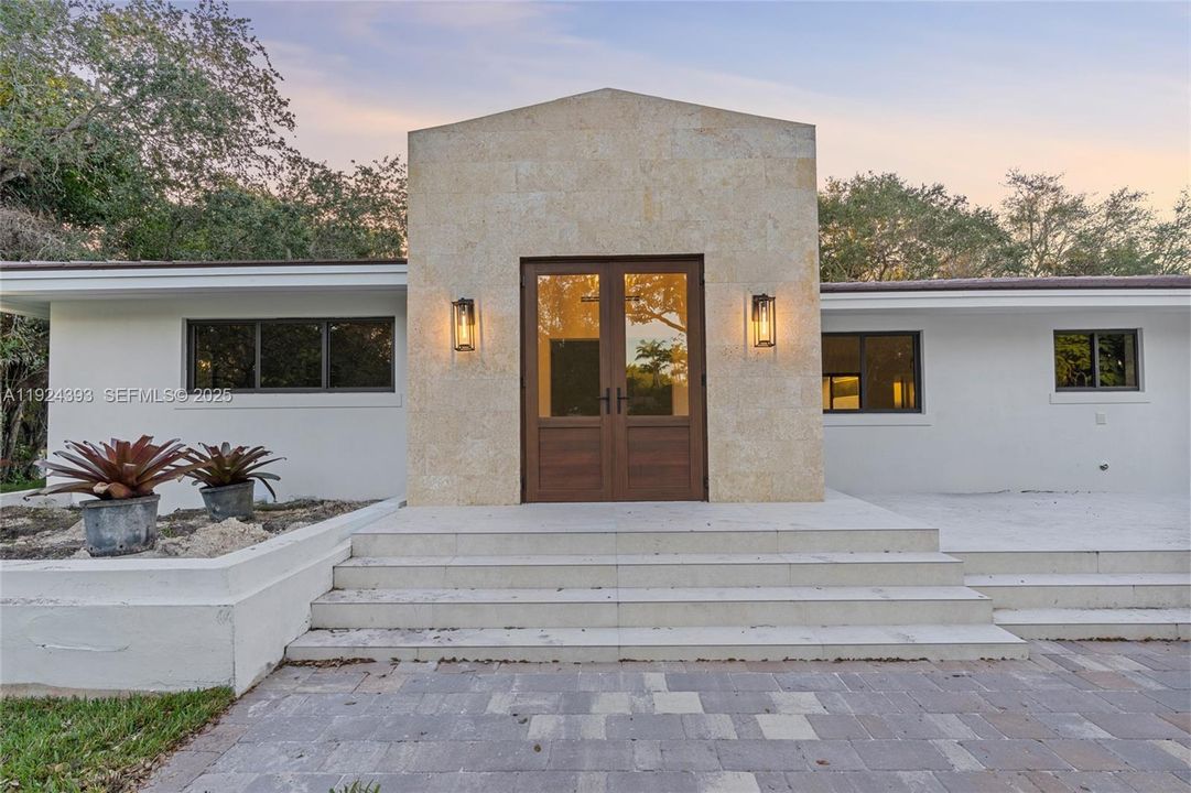 待售: $3,499,000 (5 贝兹, 4 浴室, 3481 平方英尺)