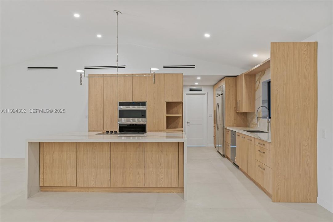 待售: $3,499,000 (5 贝兹, 4 浴室, 3481 平方英尺)