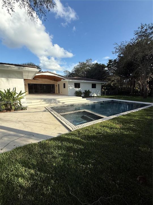 En Venta: $3,499,000 (5 camas, 4 baños, 3481 Pies cuadrados)