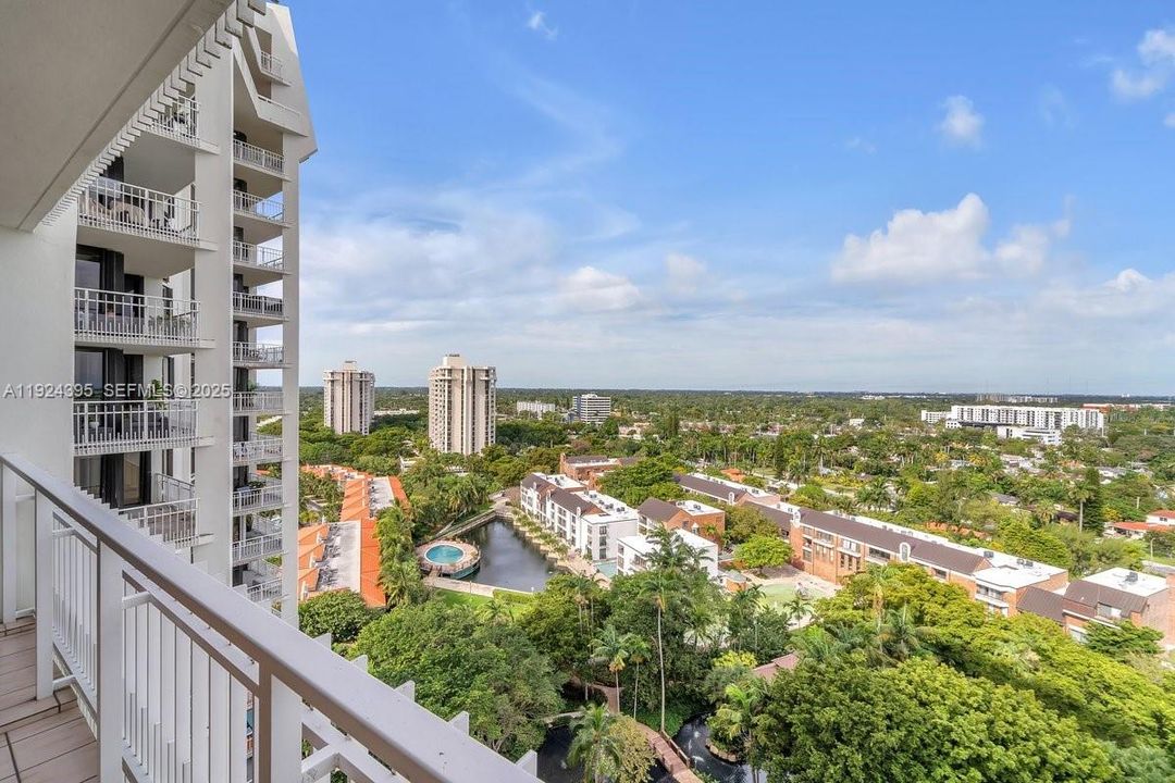 For Sale: $475,000 (2 beds, 2 baths, 1164 Square Feet)