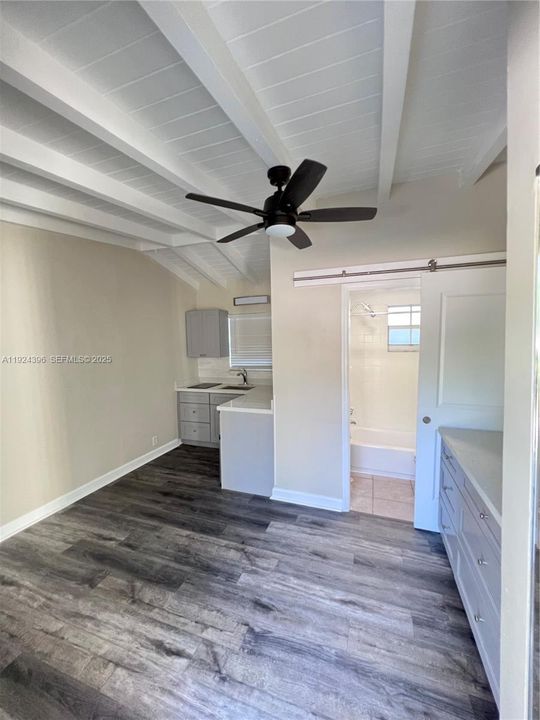 For Rent: $1,375 (0 beds, 1 baths, 1635 Square Feet)