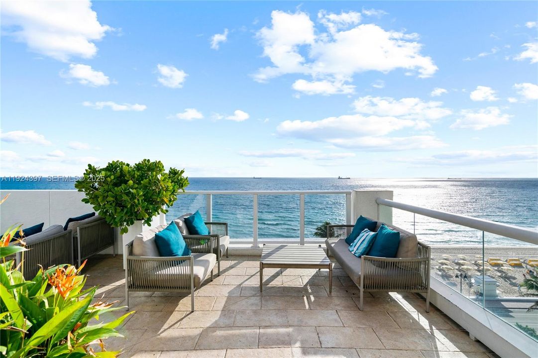 For Sale: $501,900 (0 beds, 1 baths, 445 Square Feet)