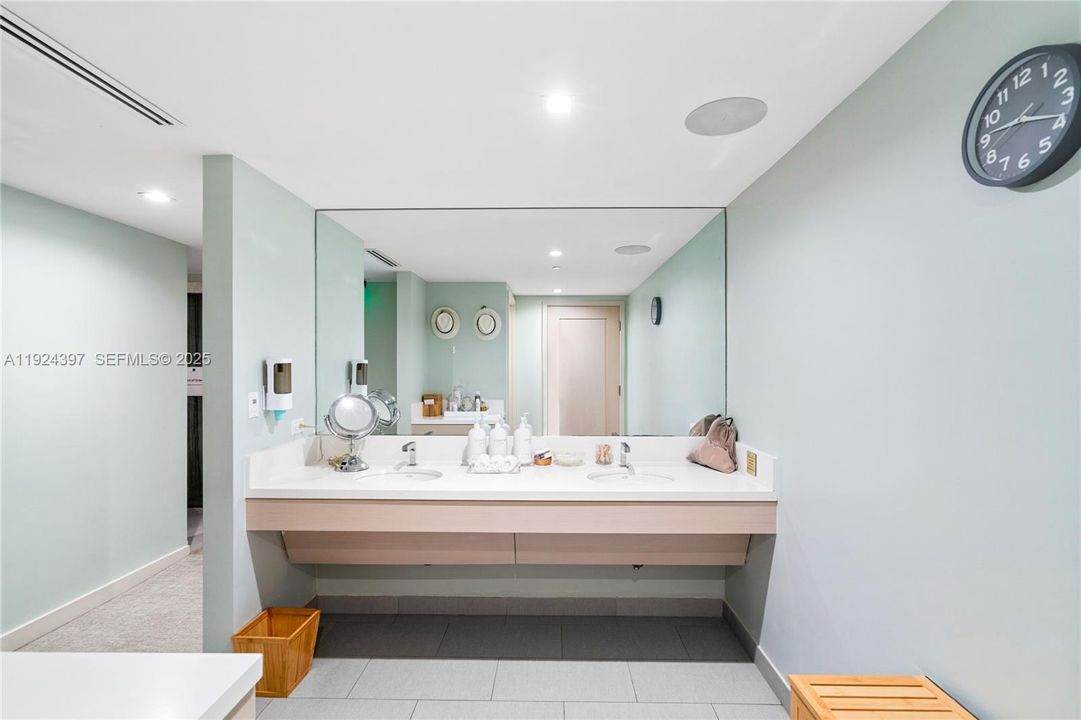 For Sale: $501,900 (0 beds, 1 baths, 445 Square Feet)