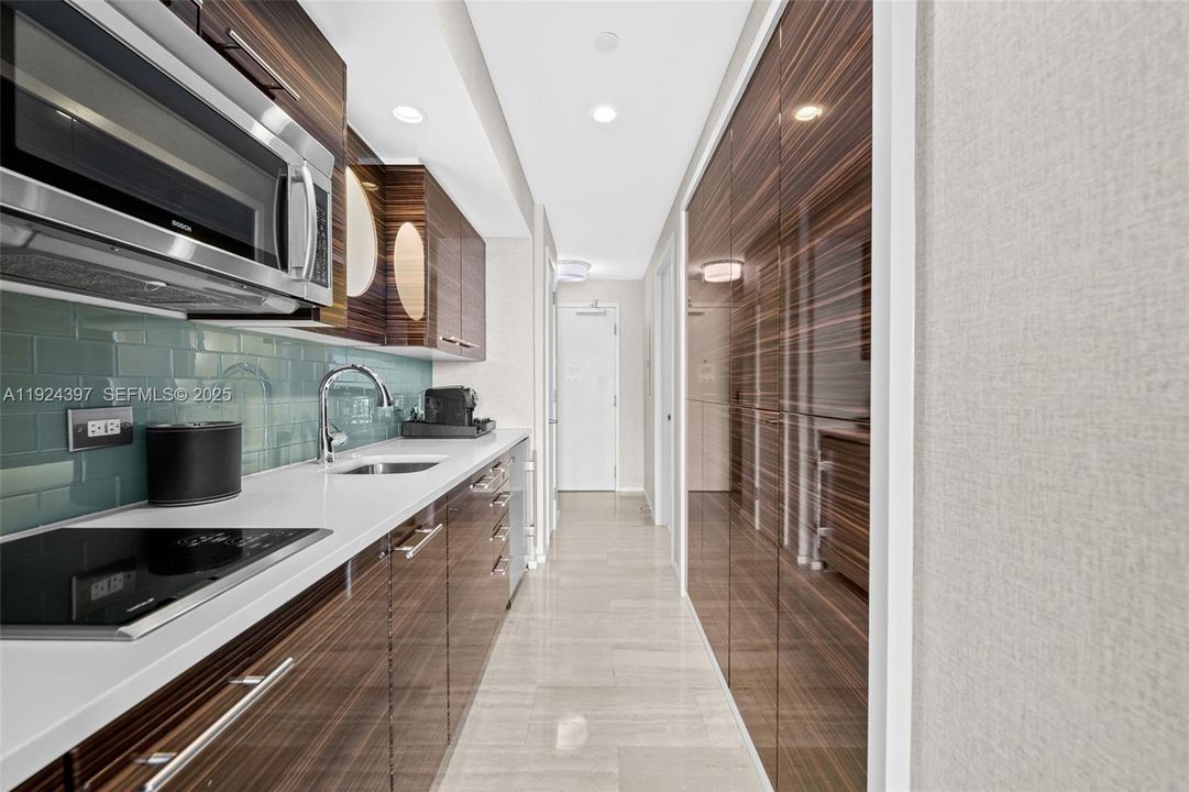 For Sale: $501,900 (0 beds, 1 baths, 445 Square Feet)