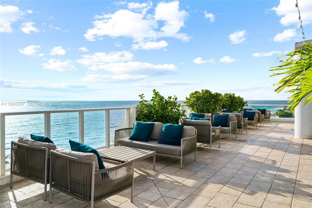 For Sale: $501,900 (0 beds, 1 baths, 445 Square Feet)