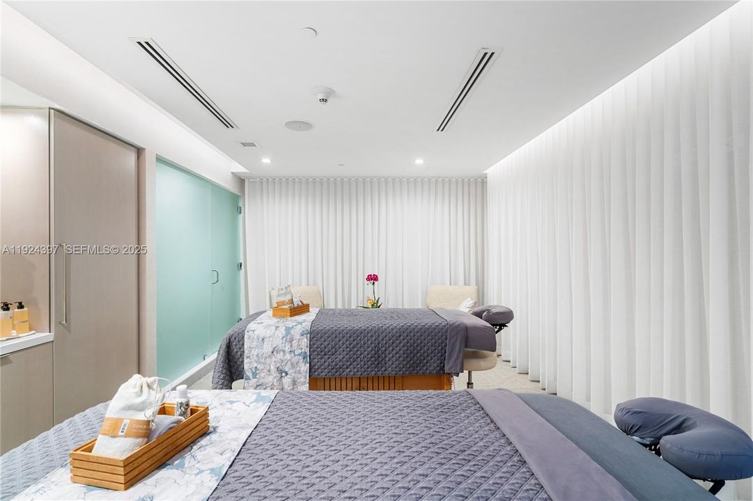 For Sale: $501,900 (0 beds, 1 baths, 445 Square Feet)