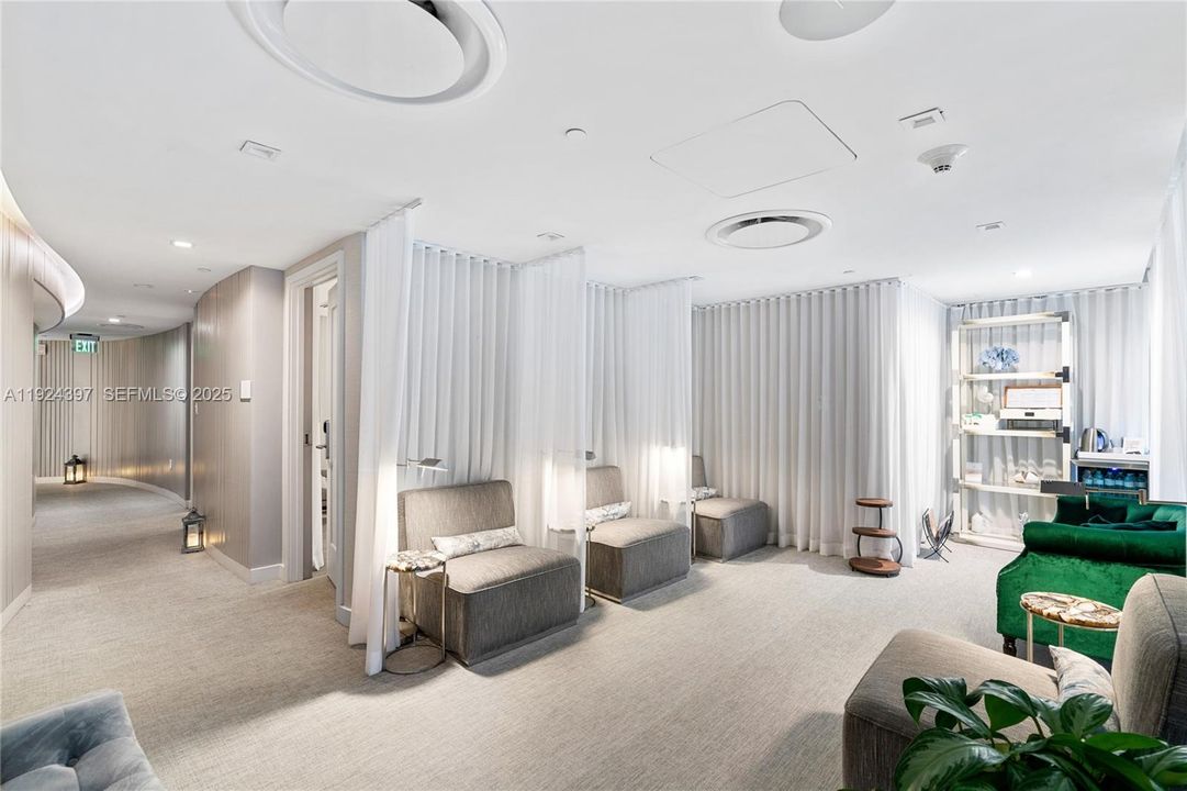 For Sale: $501,900 (0 beds, 1 baths, 445 Square Feet)