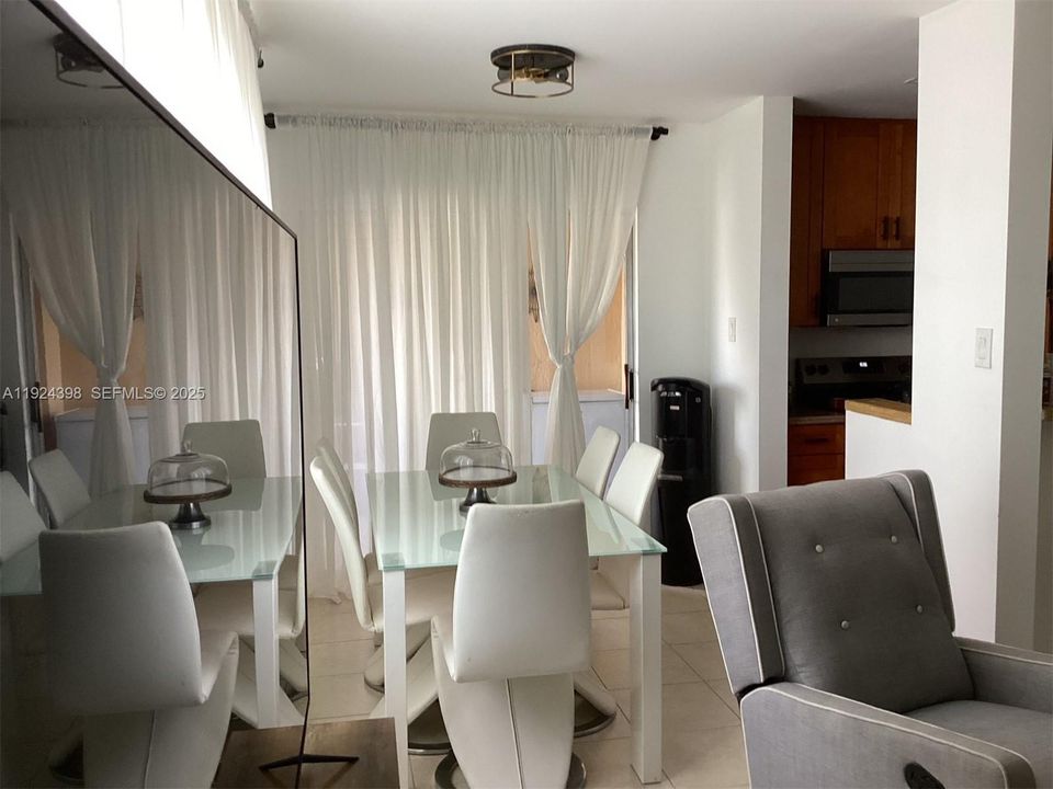 En Renta: $2,600 (2 camas, 2 baños, 1093 Pies cuadrados)