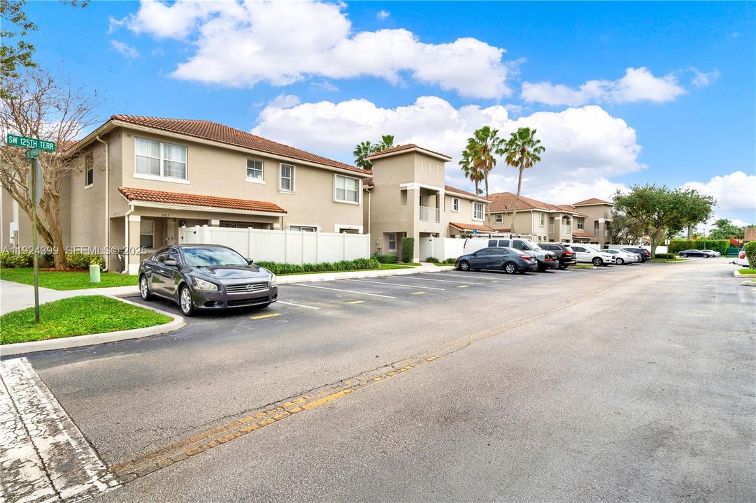 В аренду: $2,550 (2 спален, 2 ванн, 1153 Квадратных фут)