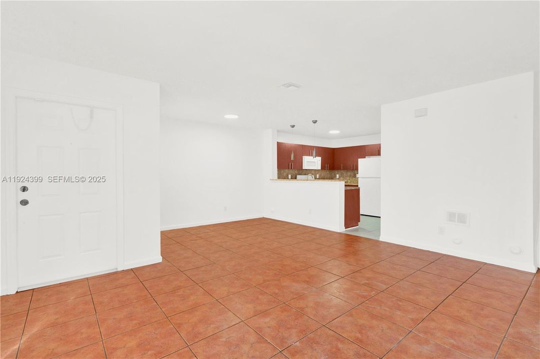 В аренду: $2,550 (2 спален, 2 ванн, 1153 Квадратных фут)