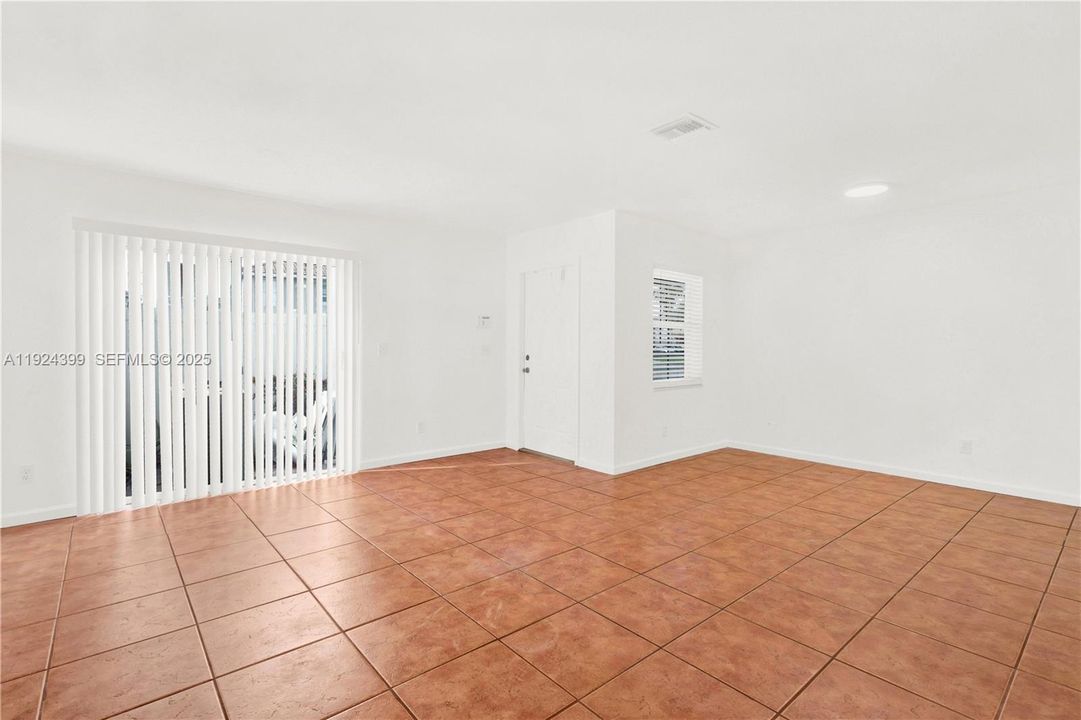 В аренду: $2,550 (2 спален, 2 ванн, 1153 Квадратных фут)