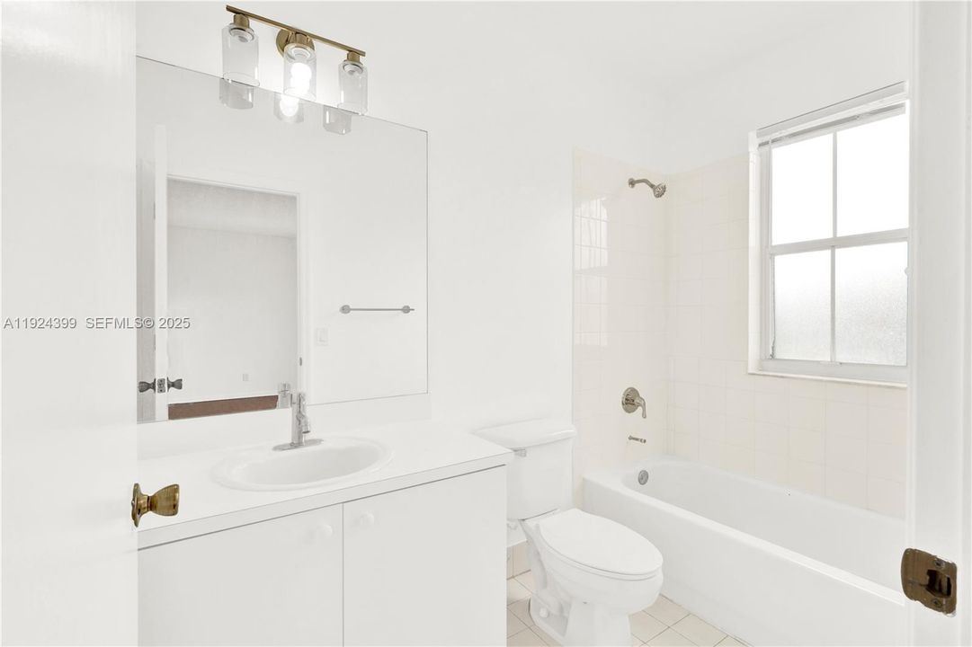 В аренду: $2,550 (2 спален, 2 ванн, 1153 Квадратных фут)