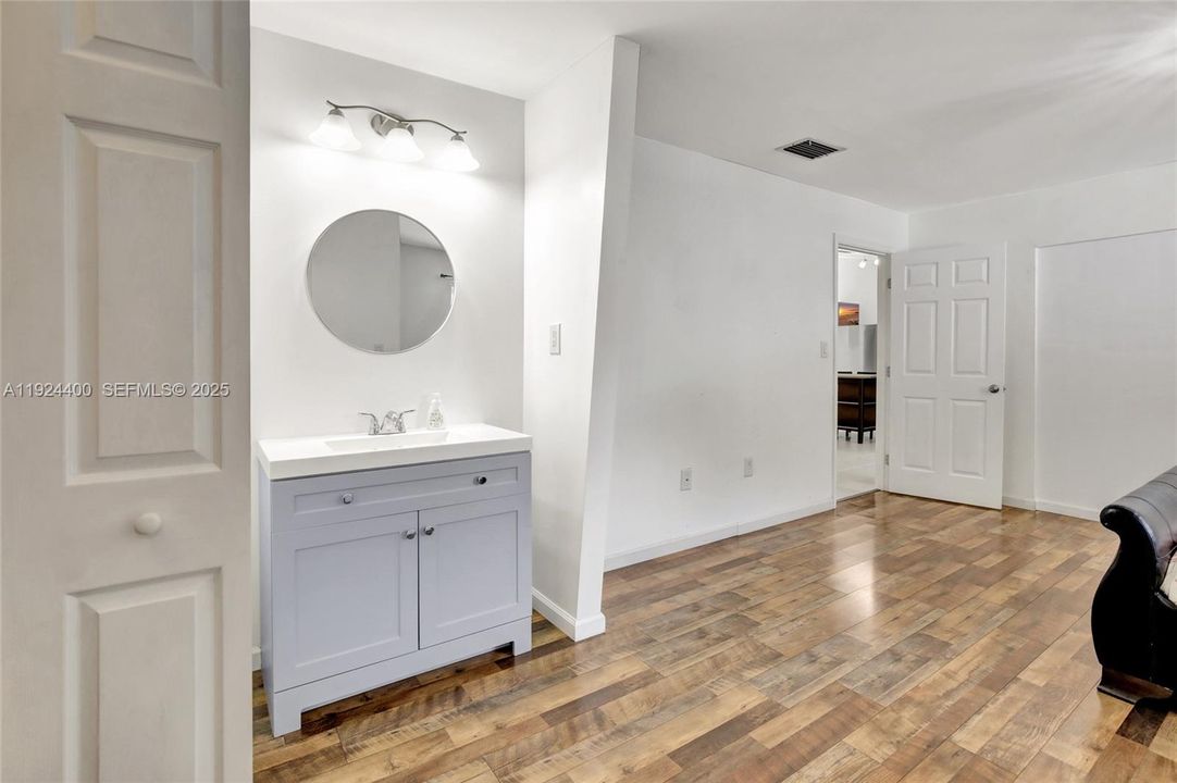 For Rent: $3,700 (4 beds, 2 baths, 1755 Square Feet)