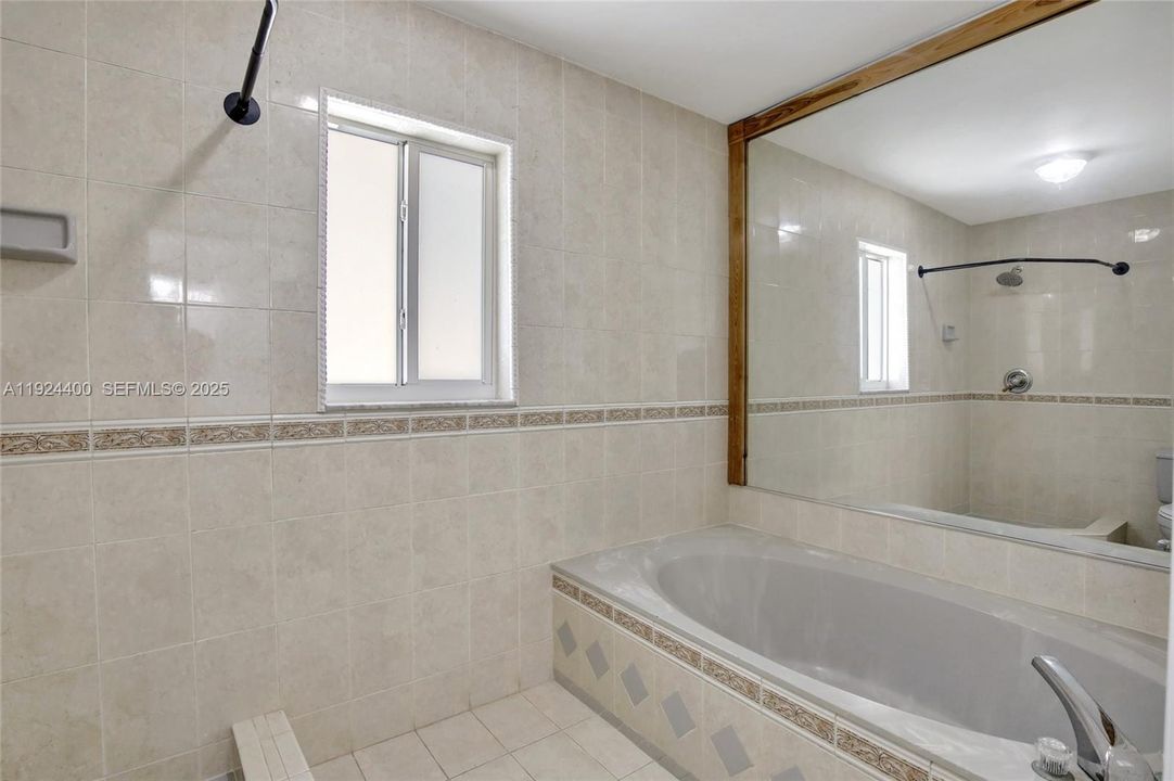 For Rent: $3,700 (4 beds, 2 baths, 1755 Square Feet)