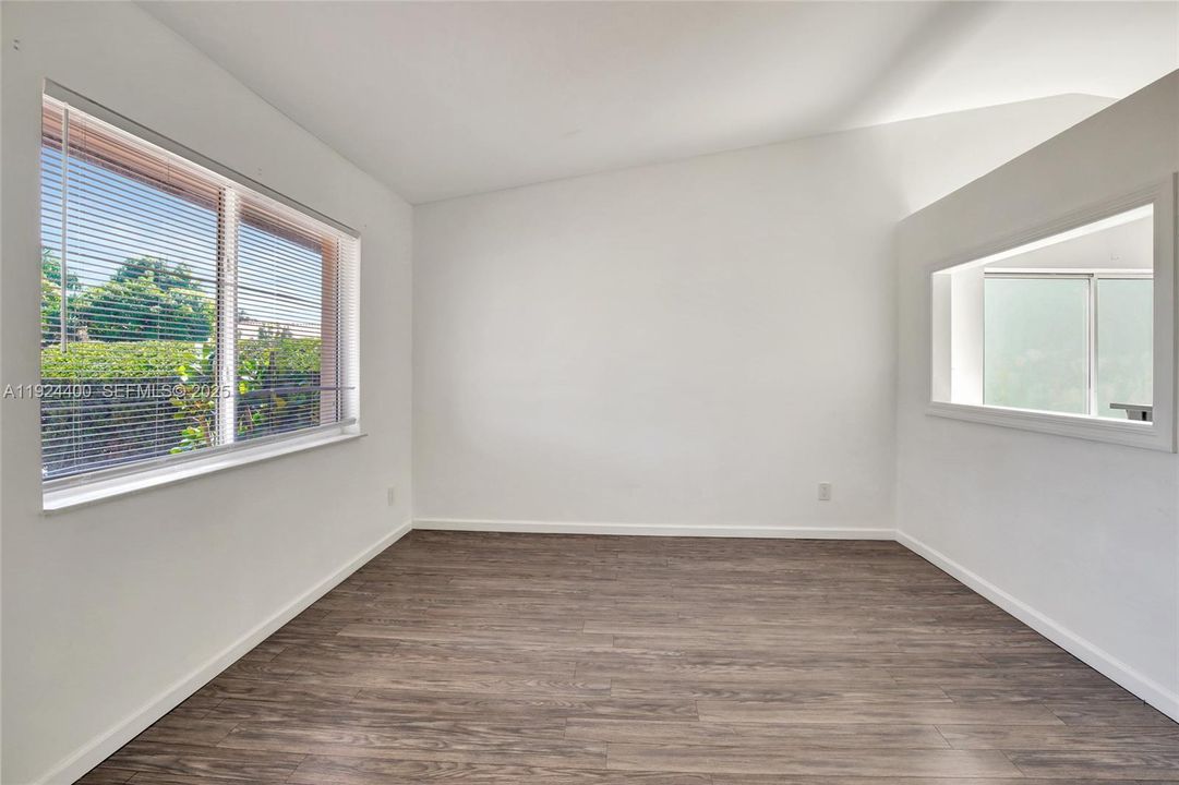 For Rent: $3,700 (4 beds, 2 baths, 1755 Square Feet)