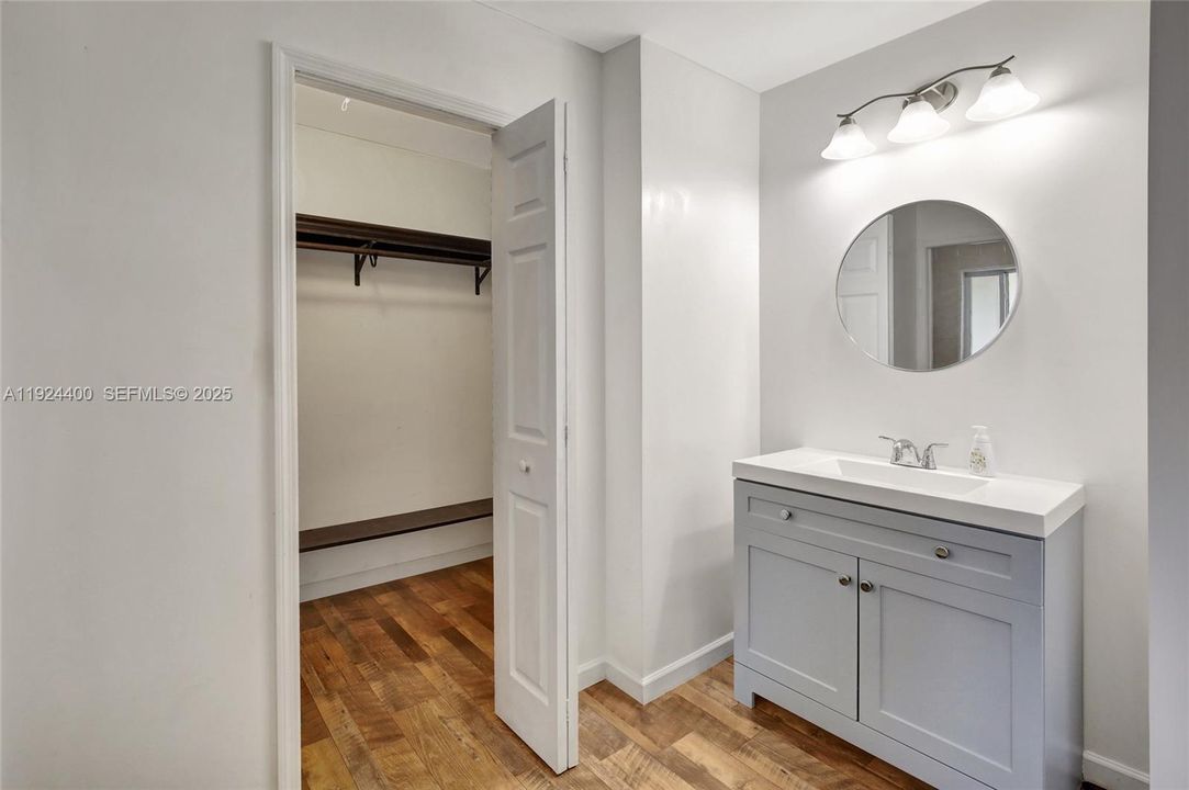 For Rent: $3,700 (4 beds, 2 baths, 1755 Square Feet)