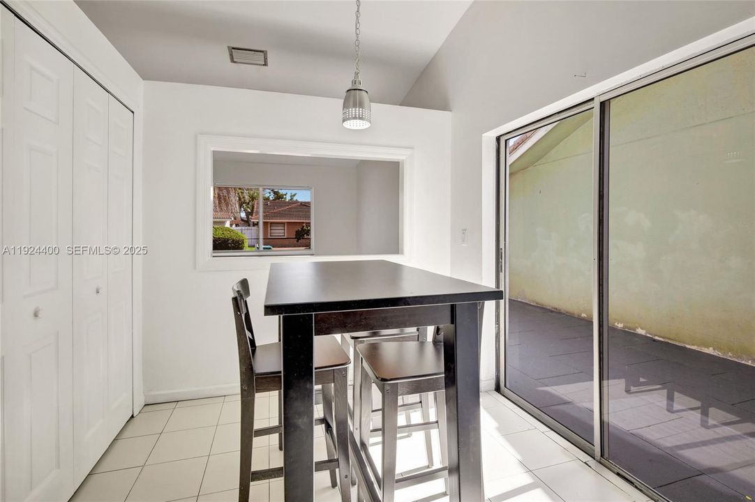 For Rent: $3,700 (4 beds, 2 baths, 1755 Square Feet)