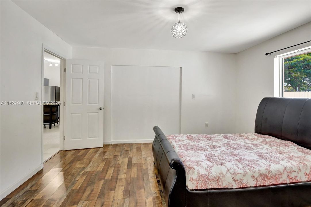 For Rent: $3,700 (4 beds, 2 baths, 1755 Square Feet)