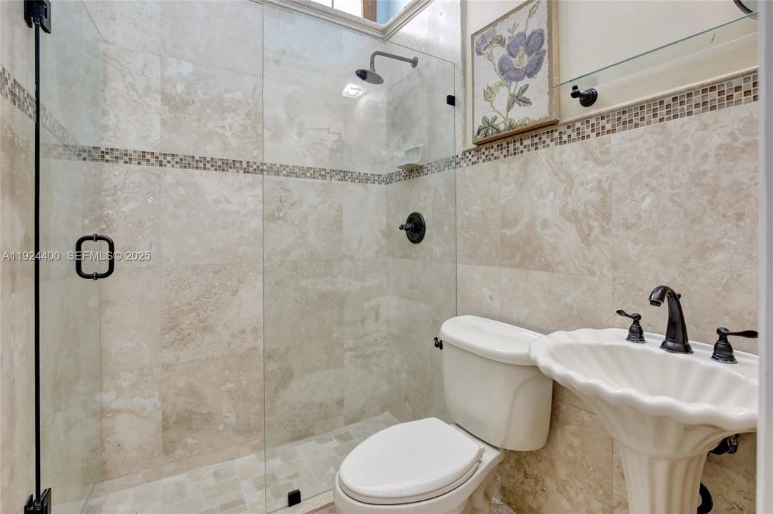 For Rent: $3,700 (4 beds, 2 baths, 1755 Square Feet)