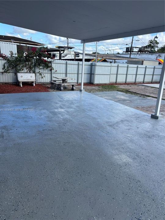 For Sale: $515,000 (3 beds, 2 baths, 1002 Square Feet)