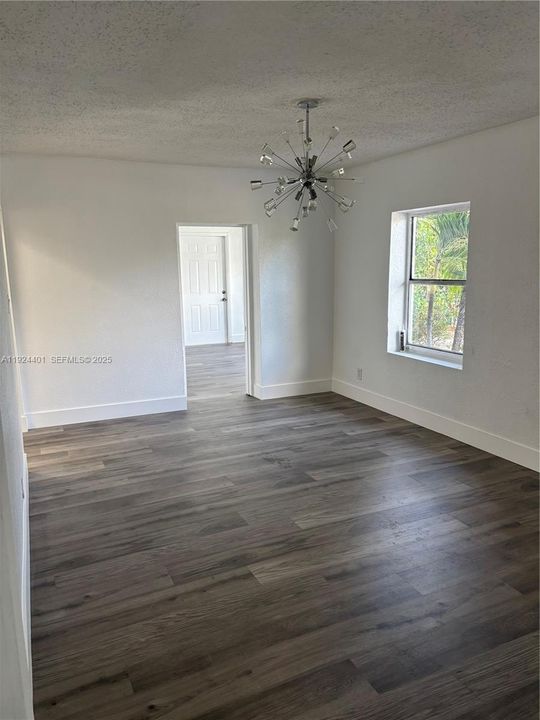 For Sale: $515,000 (3 beds, 2 baths, 1002 Square Feet)