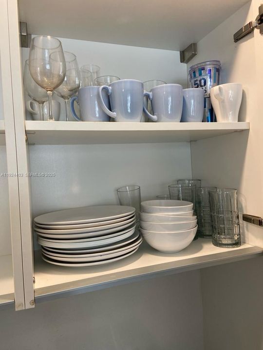 For Rent: $3,000 (2 beds, 2 baths, 820 Square Feet)