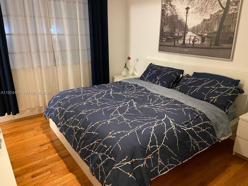 For Rent: $3,000 (2 beds, 2 baths, 820 Square Feet)