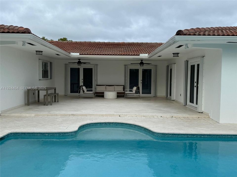 For Rent: $5,600 (3 beds, 2 baths, 2626 Square Feet)