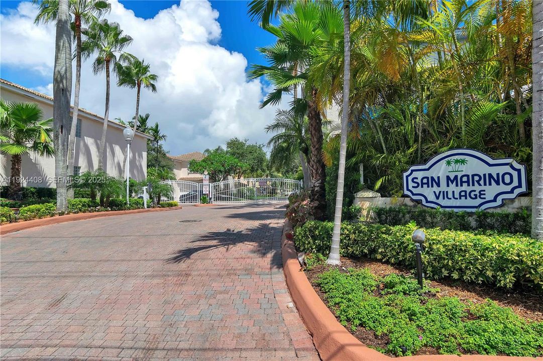 В аренду: $4,000 (2 спален, 2 ванн, 1976 Квадратных фут)