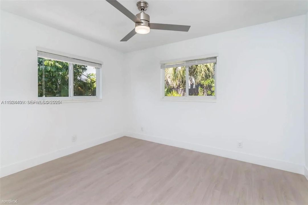 出租: $3,350 (2 贝兹, 2 浴室, 1946 平方英尺)