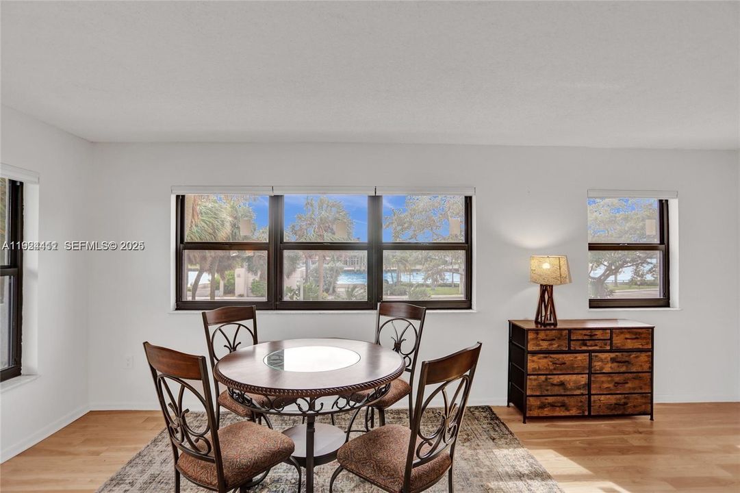 For Rent: $2,500 (1 beds, 1 baths, 1058 Square Feet)