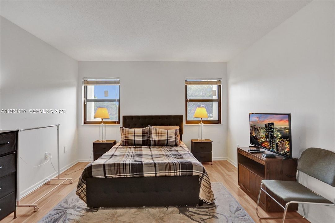 For Rent: $2,500 (1 beds, 1 baths, 1058 Square Feet)