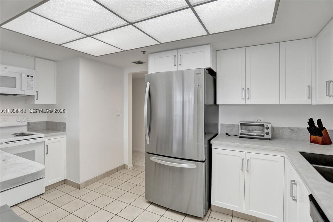 For Rent: $2,500 (1 beds, 1 baths, 1058 Square Feet)