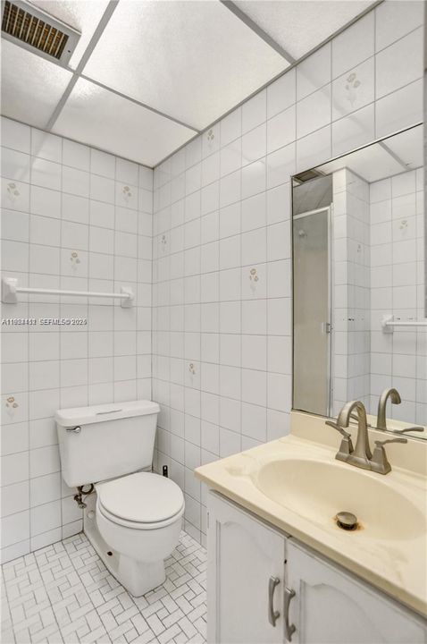 For Rent: $2,500 (1 beds, 1 baths, 1058 Square Feet)