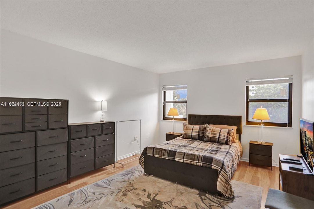 For Rent: $2,500 (1 beds, 1 baths, 1058 Square Feet)