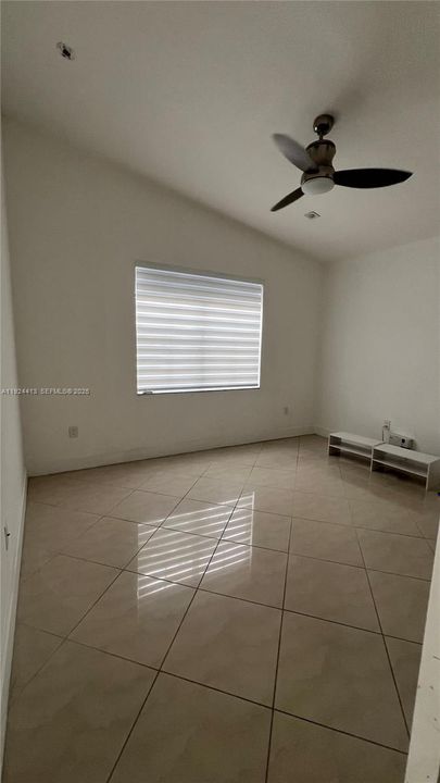 出租: $3,700 (3 贝兹, 2 浴室, 1485 平方英尺)