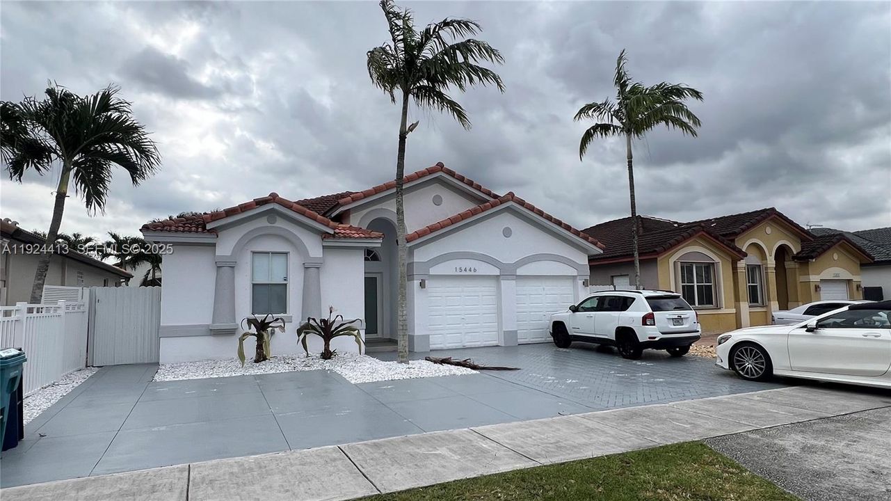 出租: $3,700 (3 贝兹, 2 浴室, 1485 平方英尺)