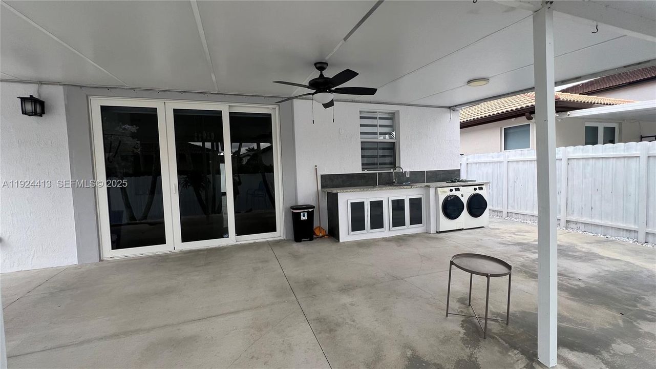 出租: $3,700 (3 贝兹, 2 浴室, 1485 平方英尺)