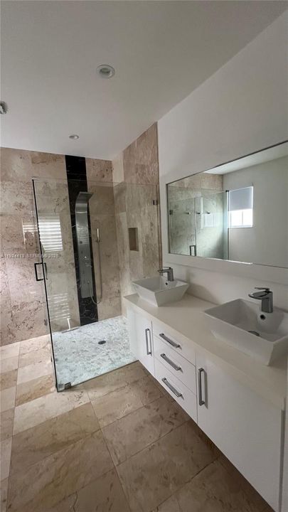 出租: $3,700 (3 贝兹, 2 浴室, 1485 平方英尺)