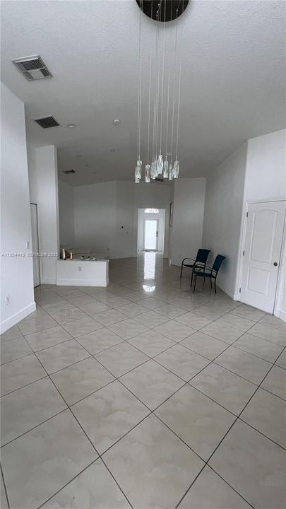 出租: $3,700 (3 贝兹, 2 浴室, 1485 平方英尺)