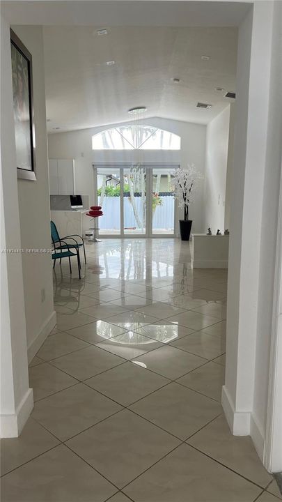 出租: $3,700 (3 贝兹, 2 浴室, 1485 平方英尺)