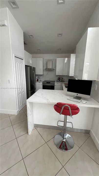 出租: $3,700 (3 贝兹, 2 浴室, 1485 平方英尺)